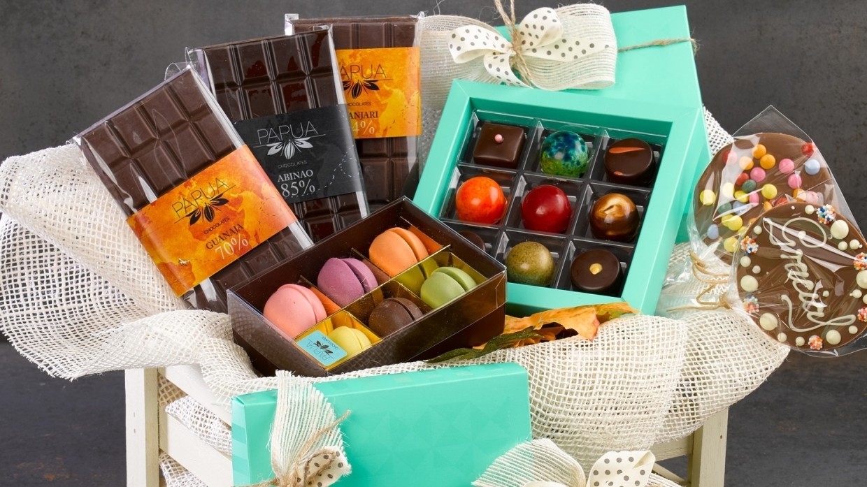 Стоматолог Костина перечислила виды разрушающих эмаль зубов конфет