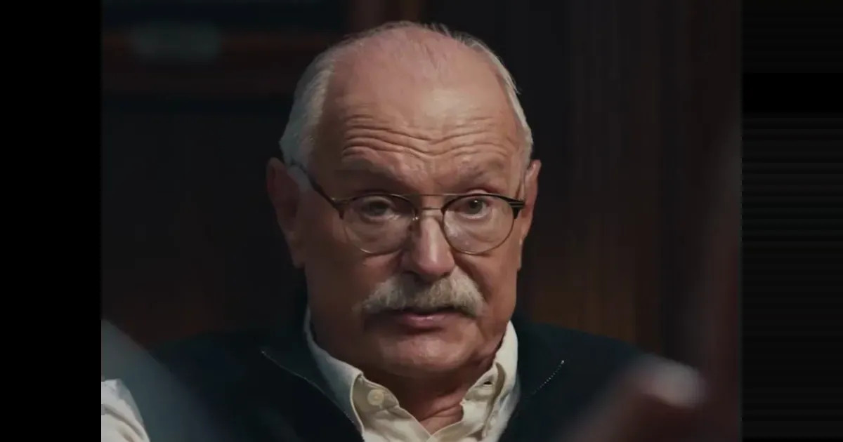 Никита Михалков рассказал, что у Путина были сомнения насчёт возвращения Ефремова на сцену