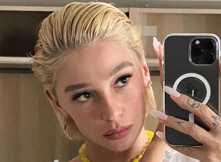 Наст на снегу. Настя по буквам комплименты. Наст из снега. Ивлеева 18. Мемы с именем настя.