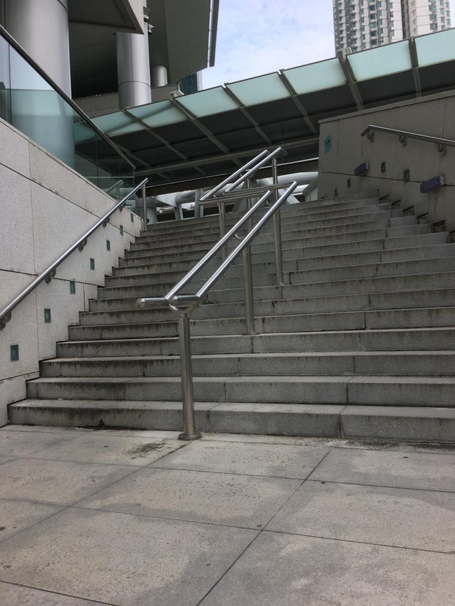 Чудовищные примеры городского дизайна из разных уголков планеты Чудовищные примеры городского дизайна из разных уголков планеты городской дизайн,маразм,юмор