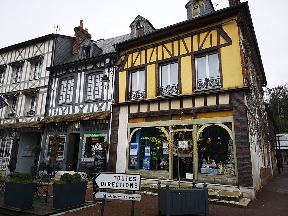 Лион-ла-Форе  – деревня, где охотились герцоги виза