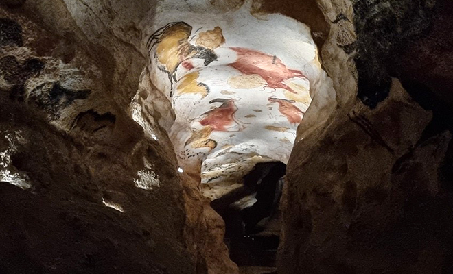 12 тысяч лет назад в древней пещере кто-то создал изображения, которые нельзя увидеть невооруженным взглядом. Они в 3D