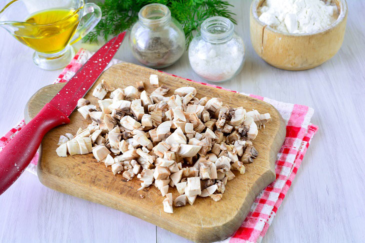 Жареные пирожки с грибами — пышные и хрустящие выпечка