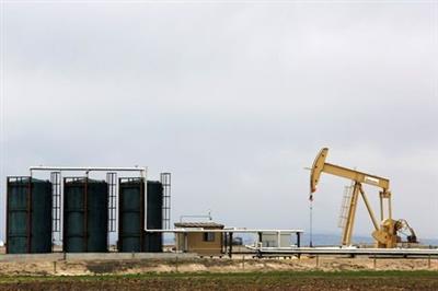 A TORC Oil & Gas pump jack is seen near Granum, Alberta, Canada May 6, 2020. Picture taken May 6, 2020. REUTERS/Todd Korol