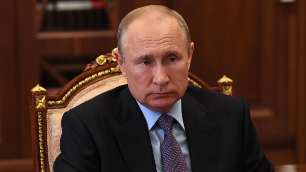 Почти половина россиян поддержали продолжение прямых эфиров с Путиным