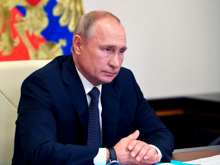 Путин поздравил Муратова с Нобелевской премией мира и высказался об иногантах (ВИДЕО)