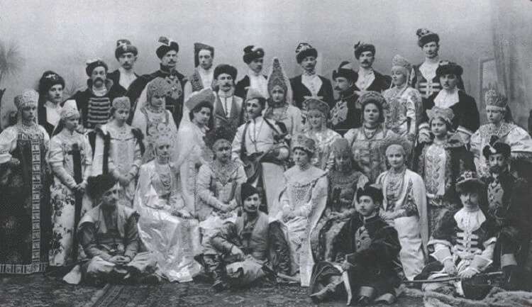 О персонажах, которые изображены на колоде карт О персонажах, которые изображены на колоде карт