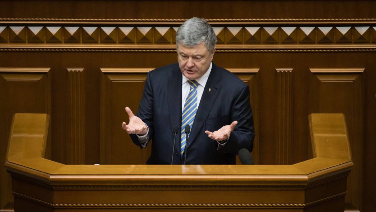 Порошенко заявил о потере миллиардов долларов Украиной из-за поздней закупки газа