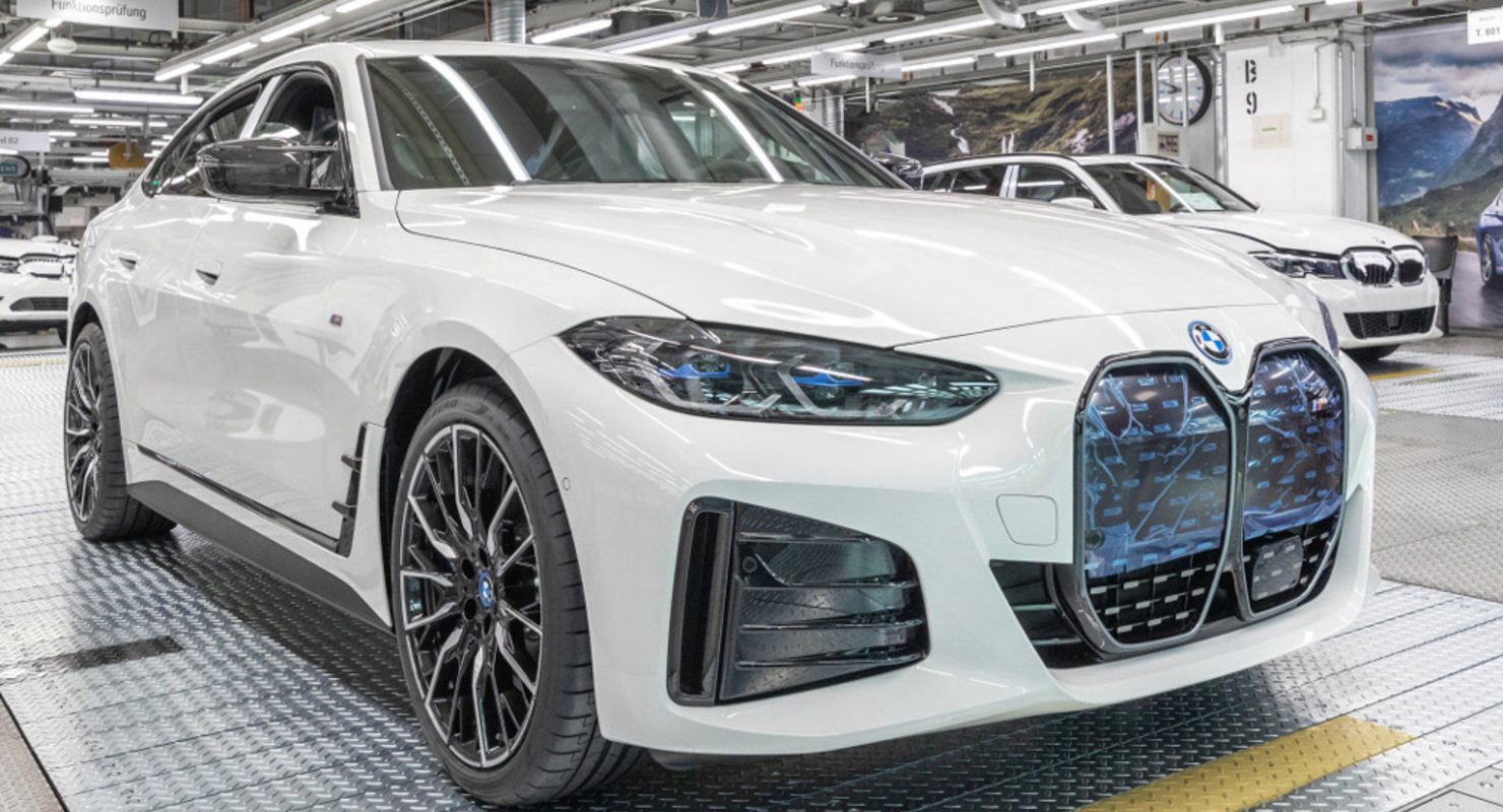 В Мюнхене начался серийный выпуск электрокара BMW i4 Автомобили