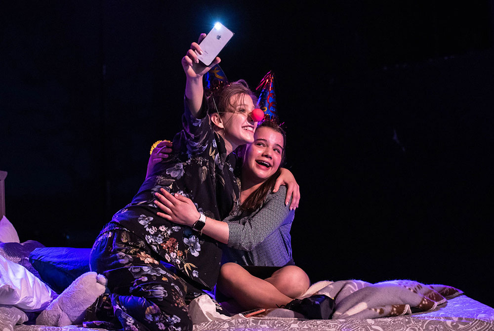 Лиза Арзамасова о первой встрече с Ильей Авербухом, "неожиданной" свадьбе и новых проектах Лиза Арзамасова о первой встрече с Ильей Авербухом, "неожиданной" свадьбе и новых проектах Звезды,Интервью