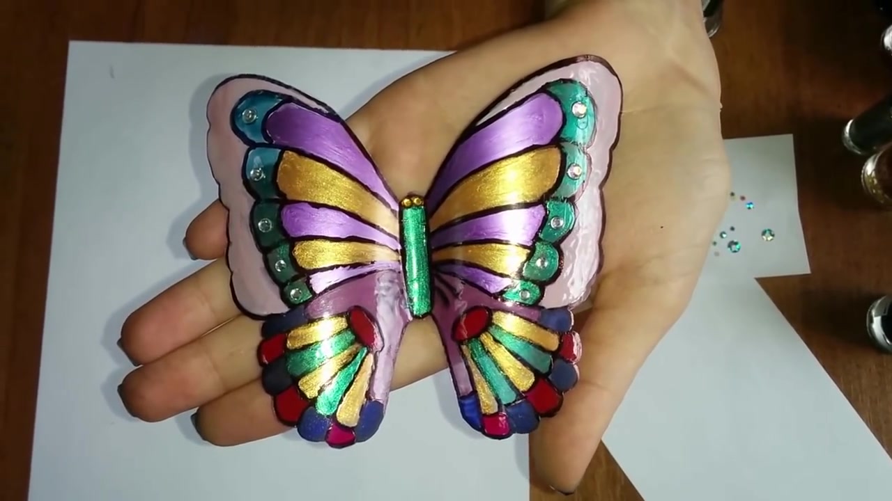 Бабочки своими руками из пластиковых бутылок. Сверкающая бабочка из пластиковой бутылки