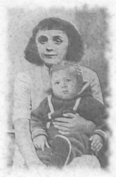 Эдит Пиаф с дочерью Марсель, 1933 г. / Фото: www.peoples.ru