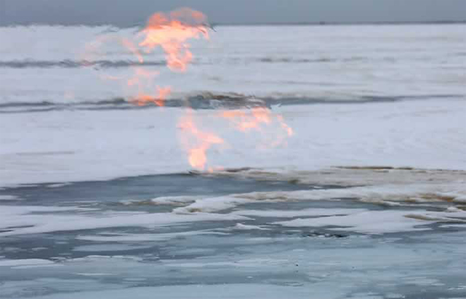 Горящие льды Байкала на видео