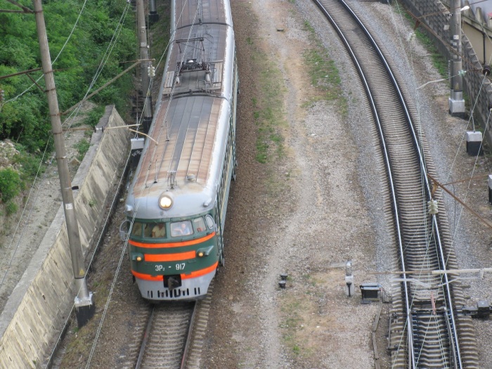 Серый цвет для крыши вагонов был выбран неслучайно - сверху поезд становился менее заметным / Фото: rail-club.ru