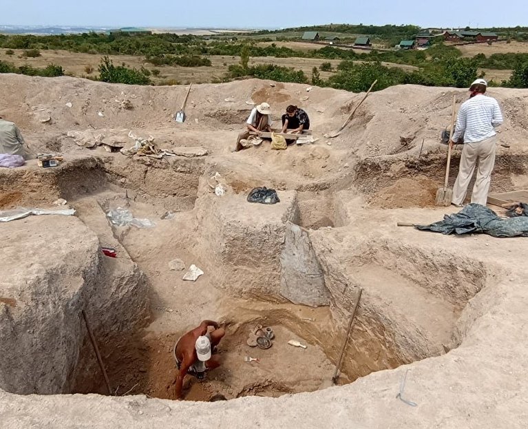 Экскурсии с раскопками: новый формат путешествия в историю Крыма предлагает Опушкинская экспедиция