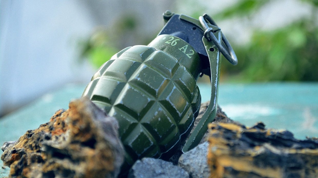 Перевод статьи «Taken From Ukraine’s War Zone, Grenades Are Used in Crimes,...