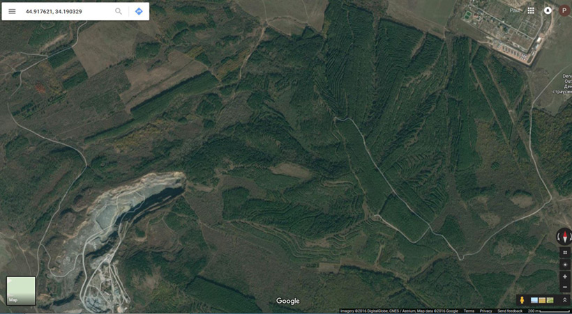 Спутниковый скриншот рефорестизации древних отвалов под Симферополем