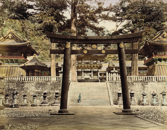 Эта арка является входом в храмовый комплекс Тосё-гу - самую известную достопримечательность Японии.