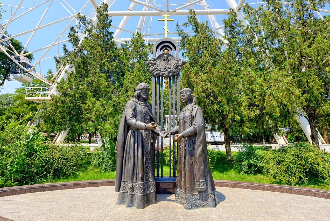 Памятник Петру И Февронии В Муроме Фото