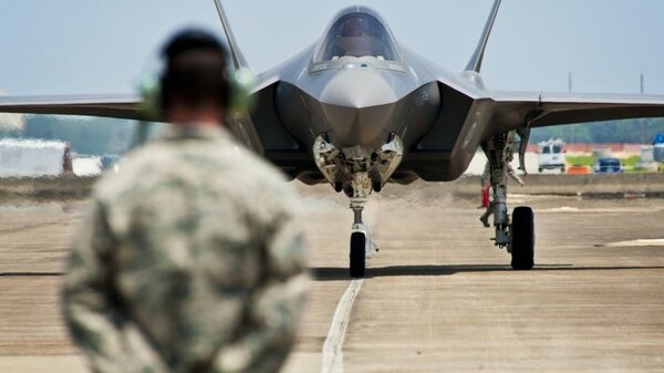 Потеря Японией самолета F-35 стала настоящим кошмаром для США Потеря Японией самолета F-35 стала настоящим кошмаром для США новости,события