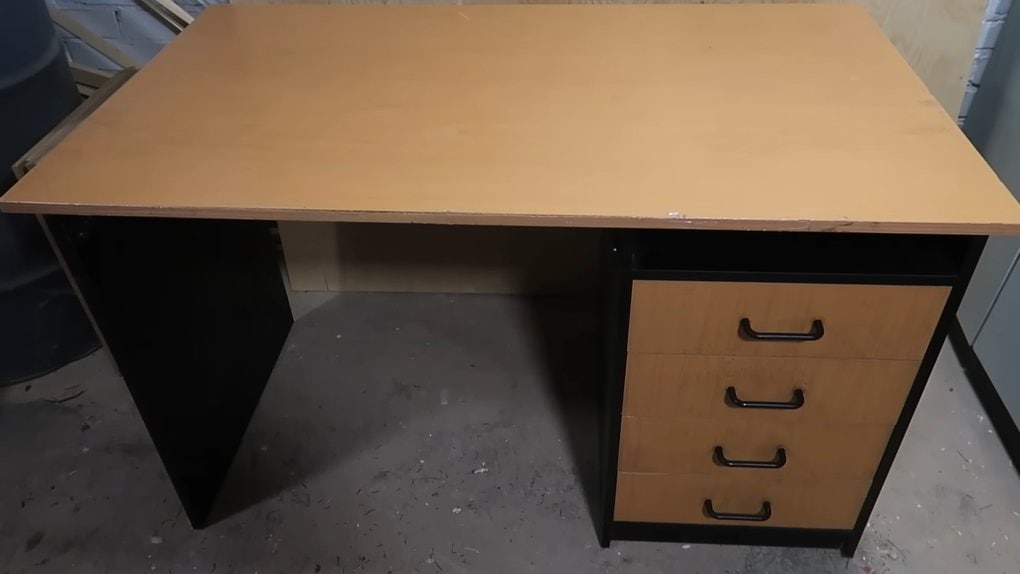 Отличная переделка старого офисного стола дизайн,интерьер,лайфхаки,переделка,ремонт,своими руками