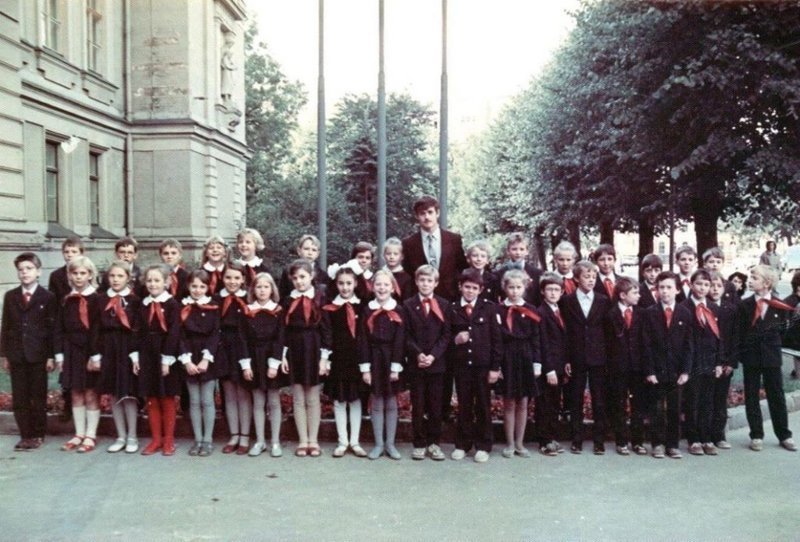 И.Н.Гусев, классный руководитель доблестного 4а класса, осень 1987 г. И.Н.Гусев, классный руководитель доблестного 4а класса, осень 1987 г. дети, история, факты, школа