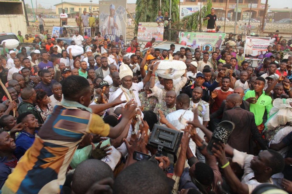 Фестиваль Бога коммерции и торговли в городе Ифе Фестиваль Бога коммерции и торговли в городе Ифе