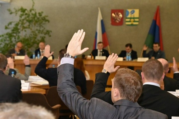 Депутаты на местах начали подписывать открытое письмо против поправок в Конституцию Депутаты на местах начали подписывать открытое письмо против поправок в Конституцию