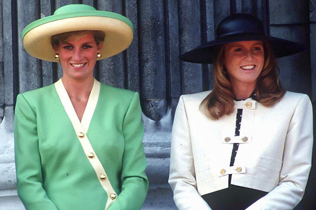 До Кейт и Меган: все об отношениях принцессы Дианы и Сары Фергюсон До Кейт и Меган: все об отношениях принцессы Дианы и Сары Фергюсон монархии
