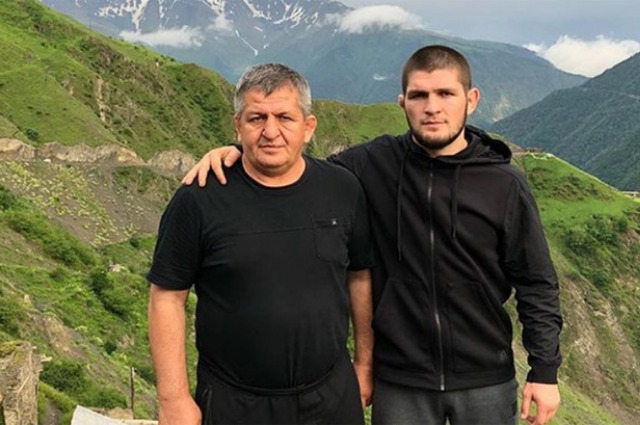 Умер отец Хабиба Нурмагомедова. Он переболел коронавирусом