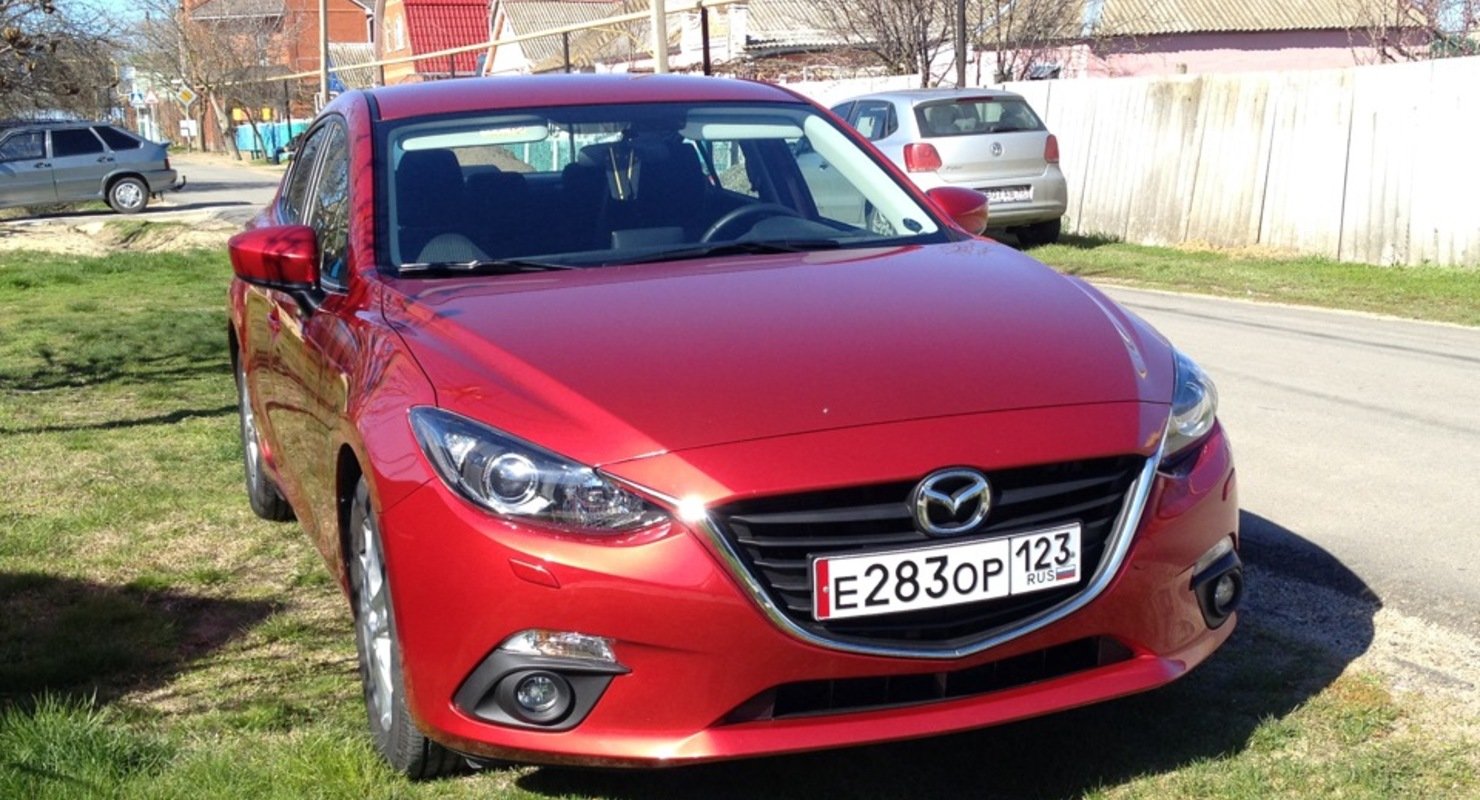 Для чего нужна красная полоса на номерных знаках