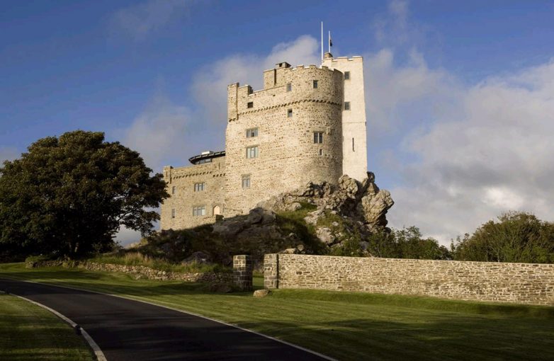 15 потрясающих старинных замков, в которых можно пожить, и это не шутка! Замок, построили, Ирландия, замок, Отель, Castle, находится, годах, построен, входит, Маркос, Либенштайн, Хосталь, Рейвенвуд, Шотландия, датируется, Замокотель, Лисмор, ЮНЕСКО, берегу