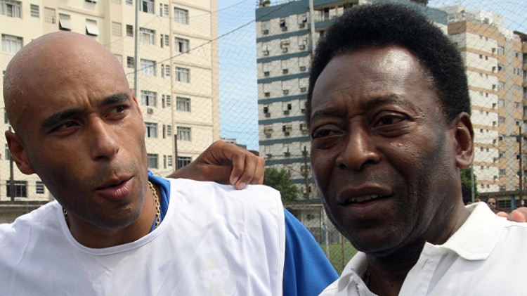 Легенда мирового футбола Пеле почти неделю пребывает в больницу Сан-Паулу Спорт