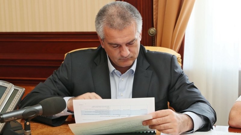 Аксенов поручил разобраться с завышенными ценами на курортах Крыма