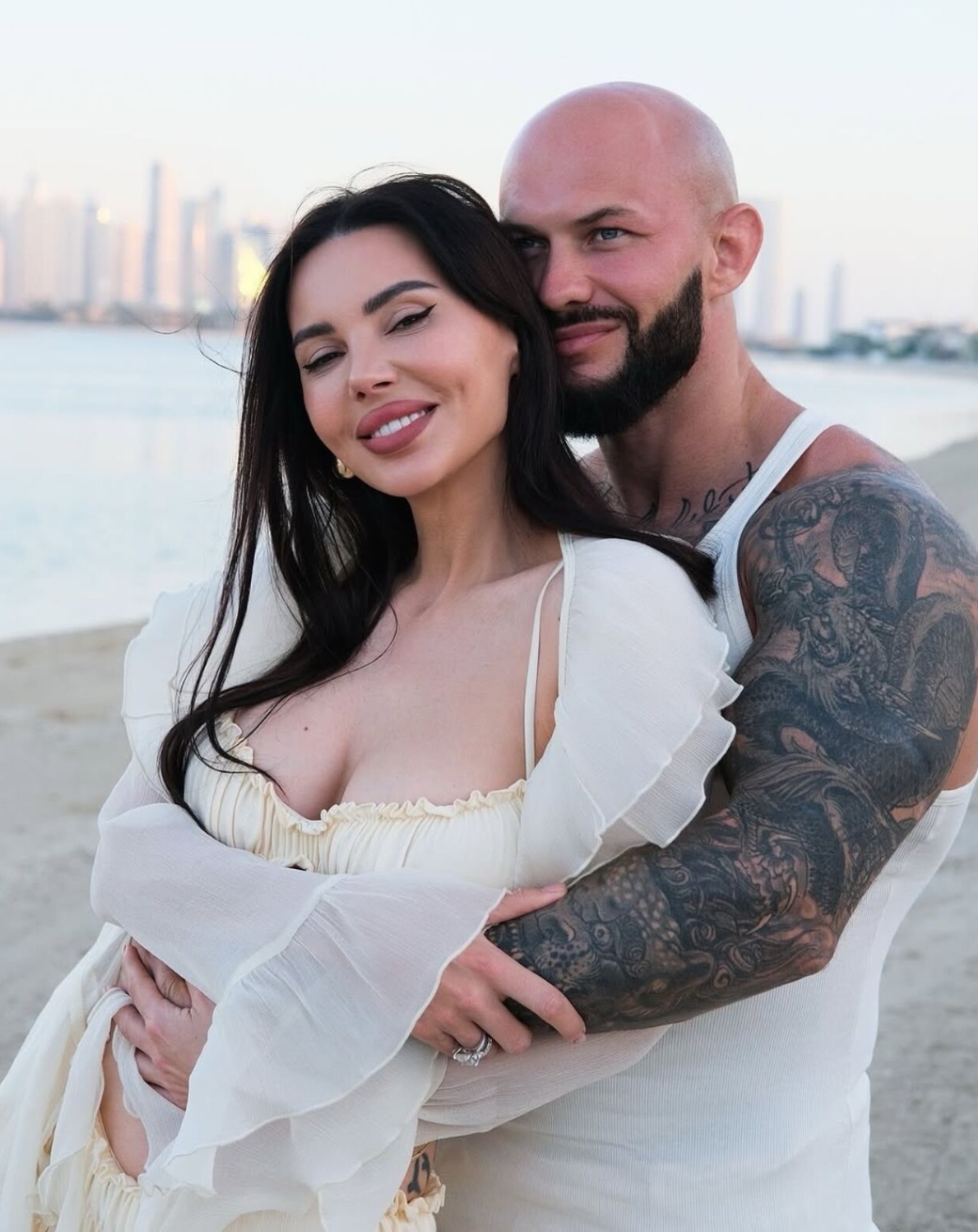 Родители Оксаны Самойловой впервые прокомментировали ее развод с Джиганом: «Он не контролирует себя» Самойлова, миллионов, Джиган, после, Оксана, чтобы, блогерша, разводе, реалитишоу, Оксаны, детей, время, очень, напал, кажется, Давида, заявление, Джиганом, «Быть, когда