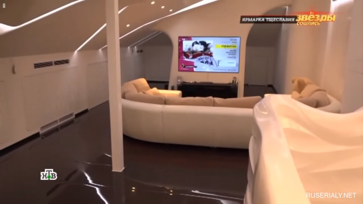 «До сих пор бьемся головой»: Аскольд Запашный рассказал, почему живет в космическом корабле «До сих пор бьемся головой»: Аскольд Запашный рассказал, почему живет в космическом корабле Шоу-бизнес