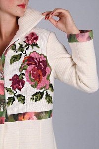 Пальто с вышивкой придаст вам уверенности, женственности, и шарма бини