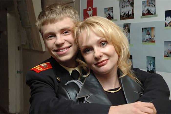 Названа причина смерти звезды "Кадетства" Ирины Цывиной Названа причина смерти звезды "Кадетства" Ирины Цывиной