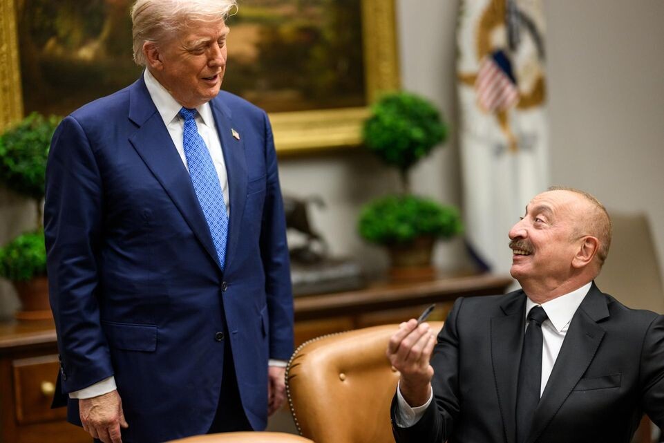 Дональд Трамп и Ильхам Алиев. Daniel Torok/US White House / www.globallookpress.com