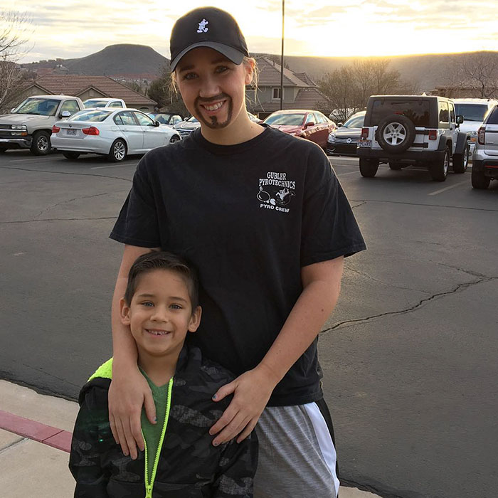 single-mom-dresses-as-father-dad-and-donuts-2