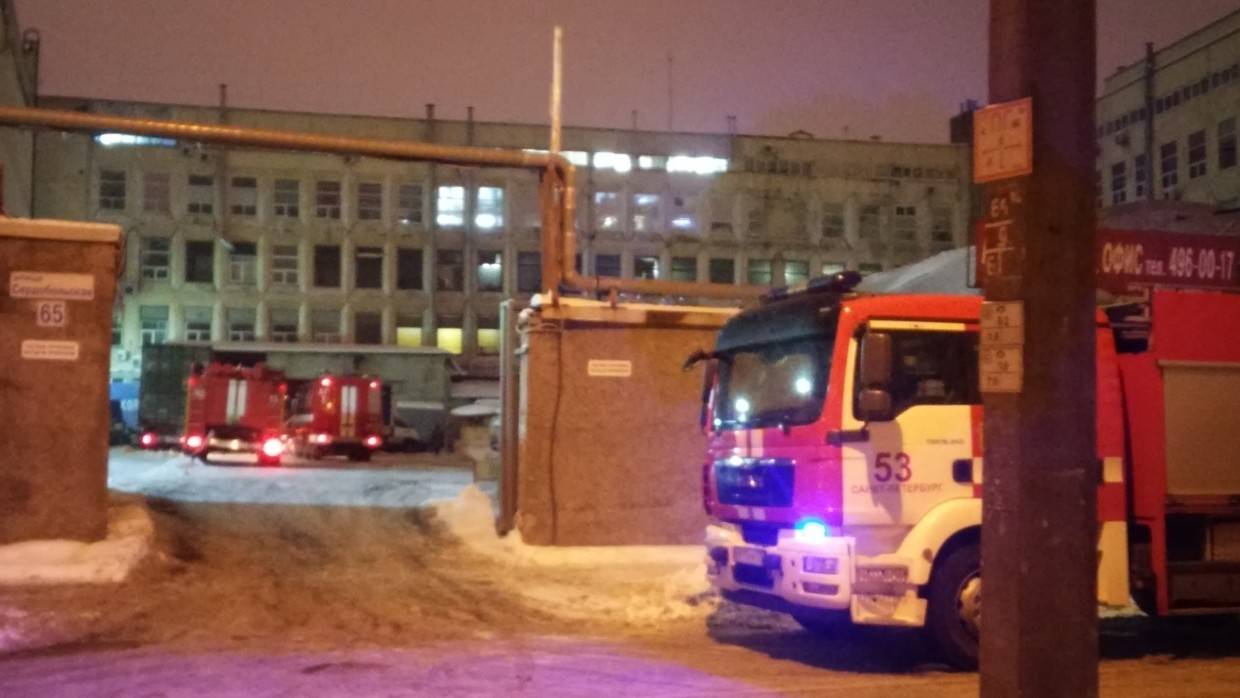 Мужчина и женщина погибли при пожаре на проспекте Маршала Блюхера в Петербурге