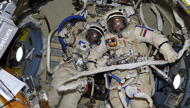 Картинки по запросу космонавты