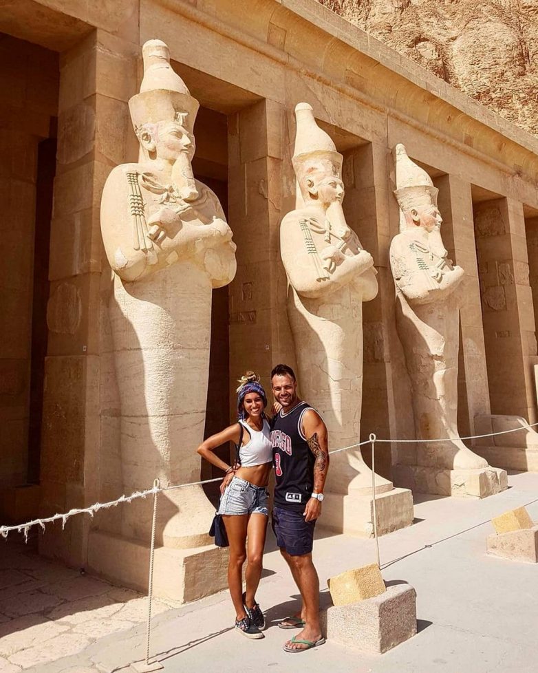 Пара из Аргентины путешествует по земному шару Пара из Аргентины путешествует по земному шару