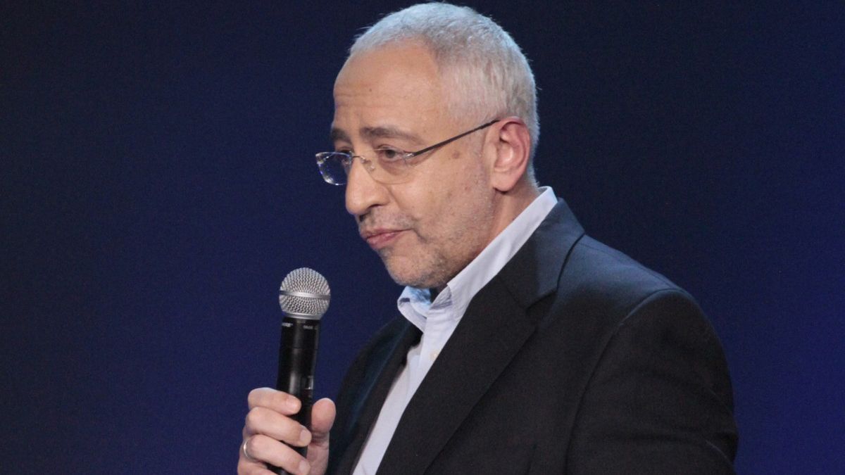 Журналист Николай Сванидзе находится в тяжелом состоянии из-за отека легких