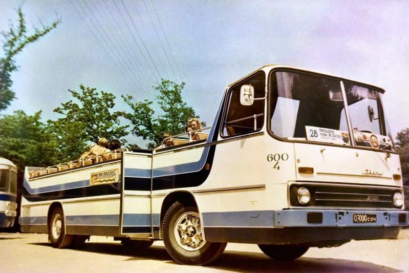 Сочинский кабриолет — возможно, заводской, а возможно, и местная переделка. Источник фото неизвестен автобус, будапешт, венгрия, икарус, общественный транспорт