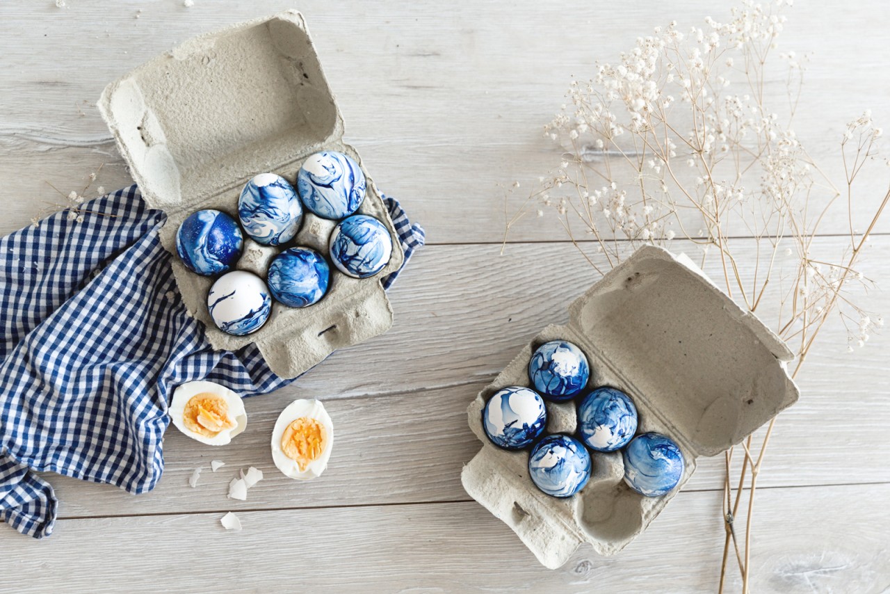 The-Fashion-Fraction-DIY-Easter-Egg-How-To-Marble-Eggs-Migros-Products-Tutorial-Lifestyle-Swss-Blogger-Schweizer-Blog-Beautiful-Easter-Eggs-4