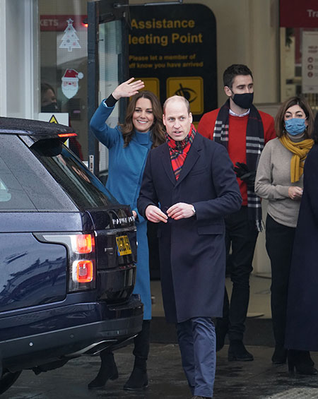 Рождественский экспресс: принц Уильям и Кейт Миддлтон приехали в Эдинбург Монархи,Британские монархи
