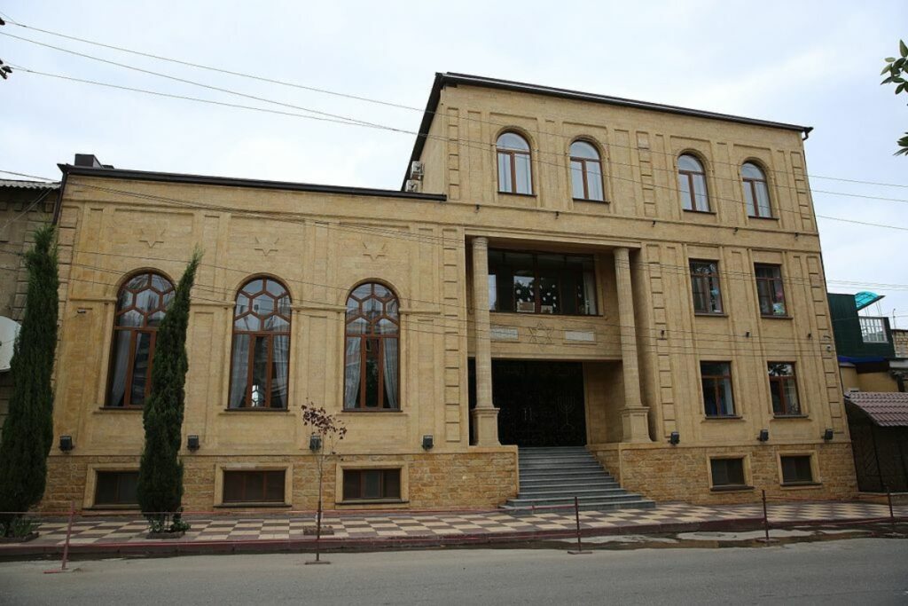 В дагестанской синагоге во время теракта уничтожены свитки Торы