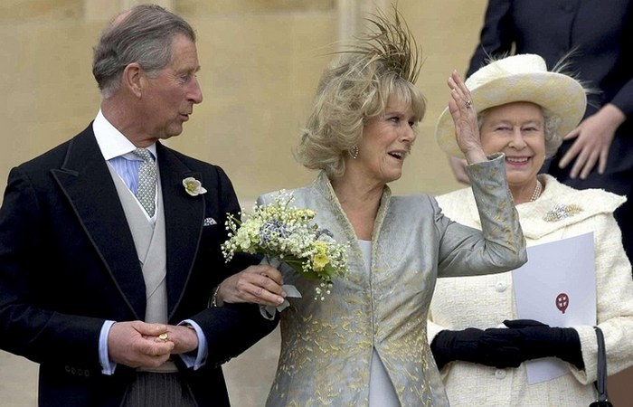 Елизавета II благословила Чарльза и Камиллу. / Фото: capitalbay.news