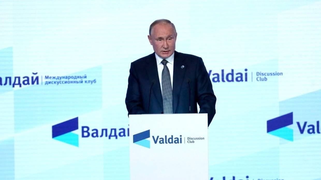 Путин отметил необходимость индексации пенсий выше уровня инфляции в 2022 году